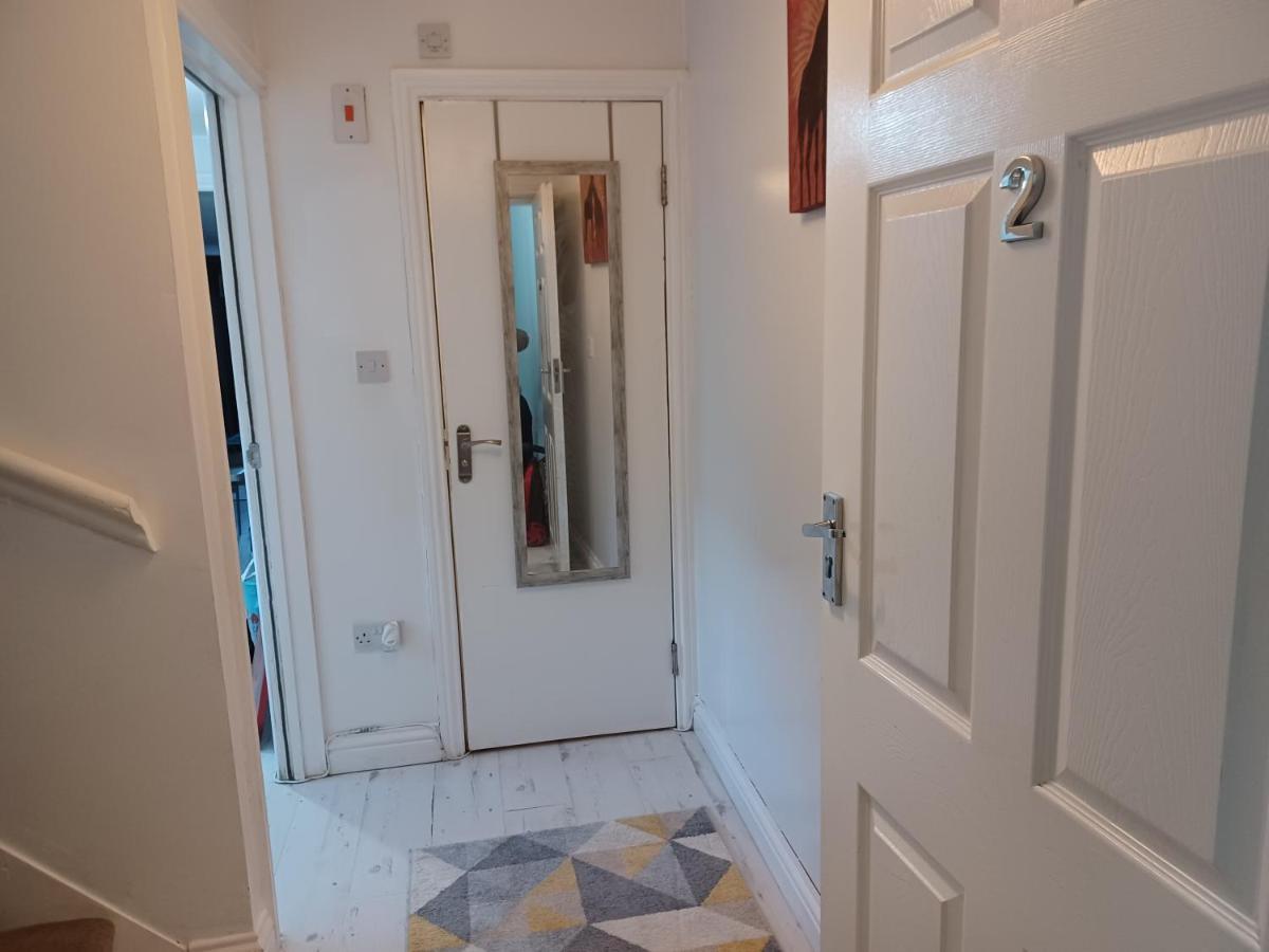 Haven Mills 2 Apartment Джилингам Екстериор снимка