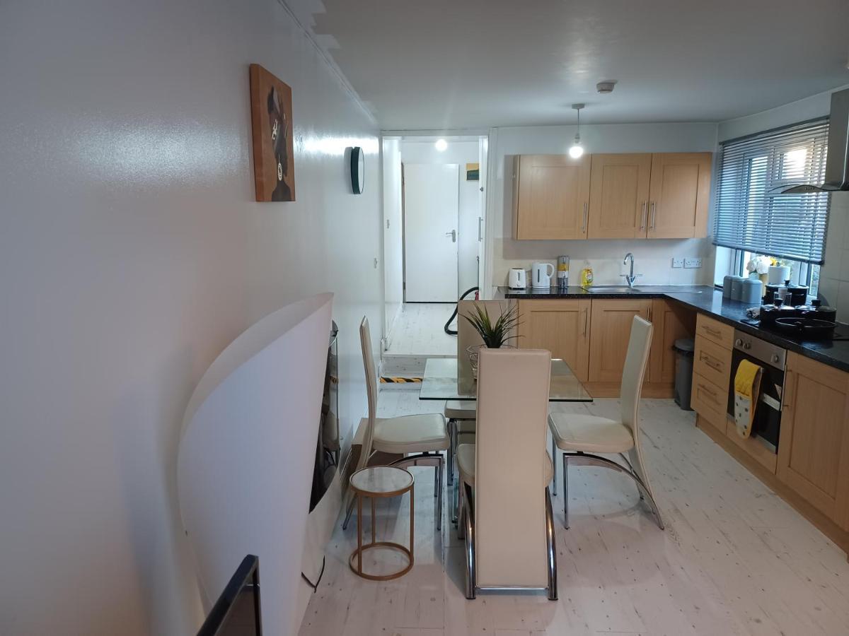 Haven Mills 2 Apartment Джилингам Екстериор снимка