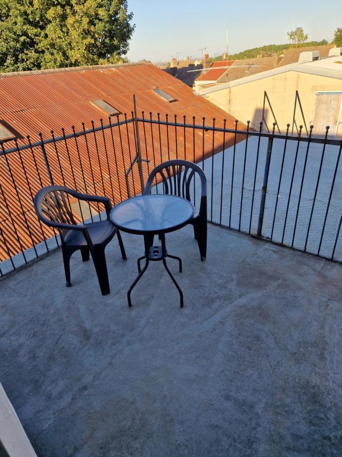 Haven Mills 2 Apartment Джилингам Екстериор снимка